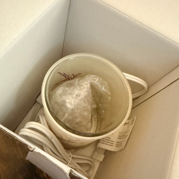 Scentsy Cherry Blossom Charitable Cause Warmer - NEW - Picture 5 of 8